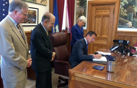 Malloy signs budget